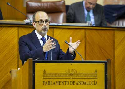 En nombre del Grupo Socialista interviene el diputado Antonio Ruiz 