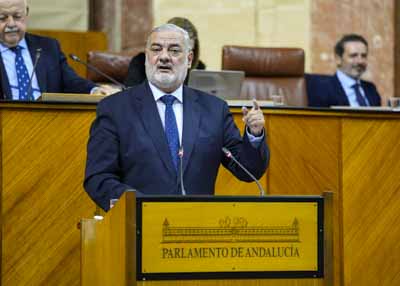  Pablo Garc�a, por el grupo Popular, toma la palabra