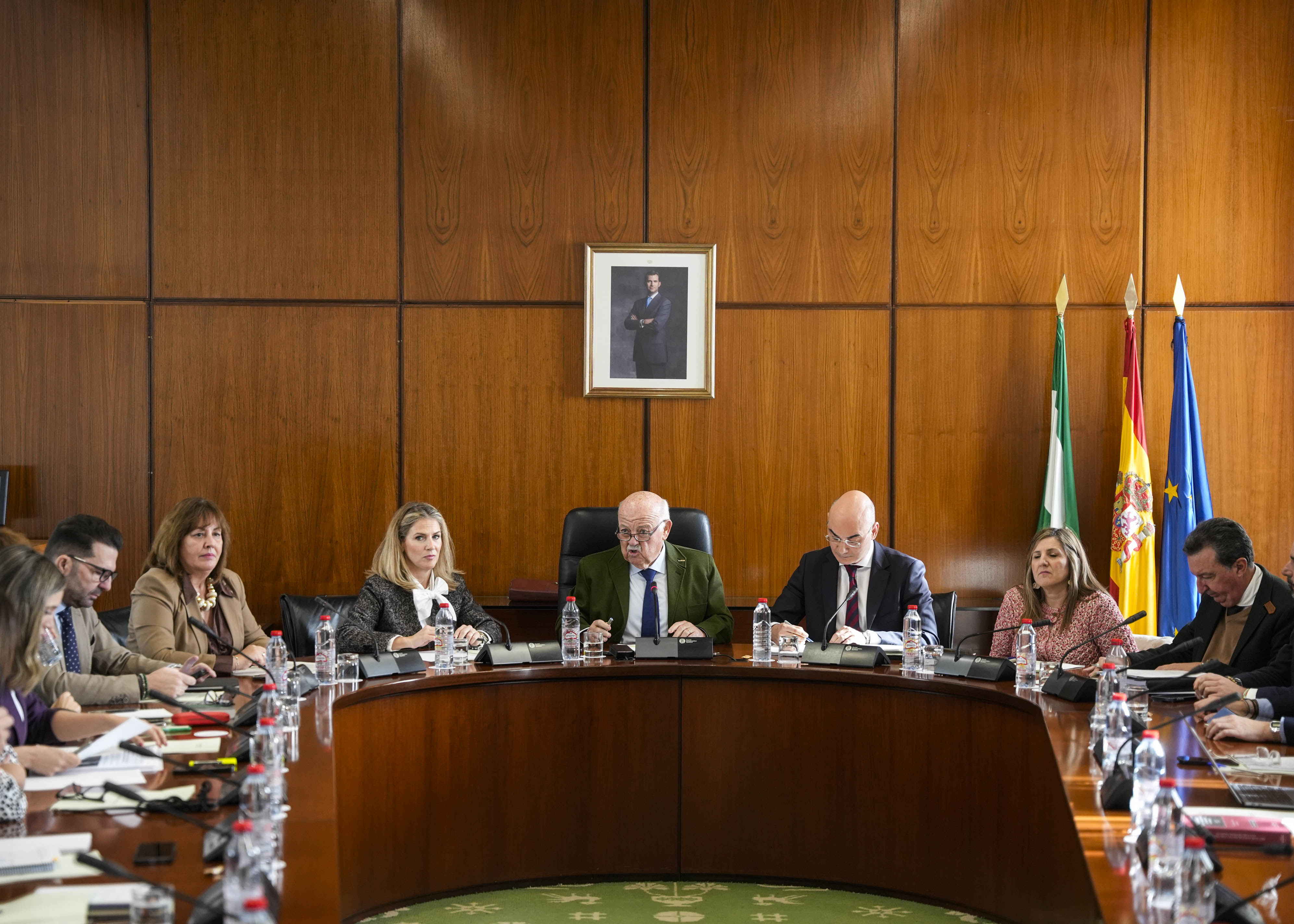 La Mesa de la Diputaci�n Permanente en la sesi�n mantenida hoy 