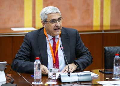 Luis Pic�n, director de relaciones internacionales de la Confederaci�n de Empresarios de Andaluc�a (CEA) durante su comparecencia