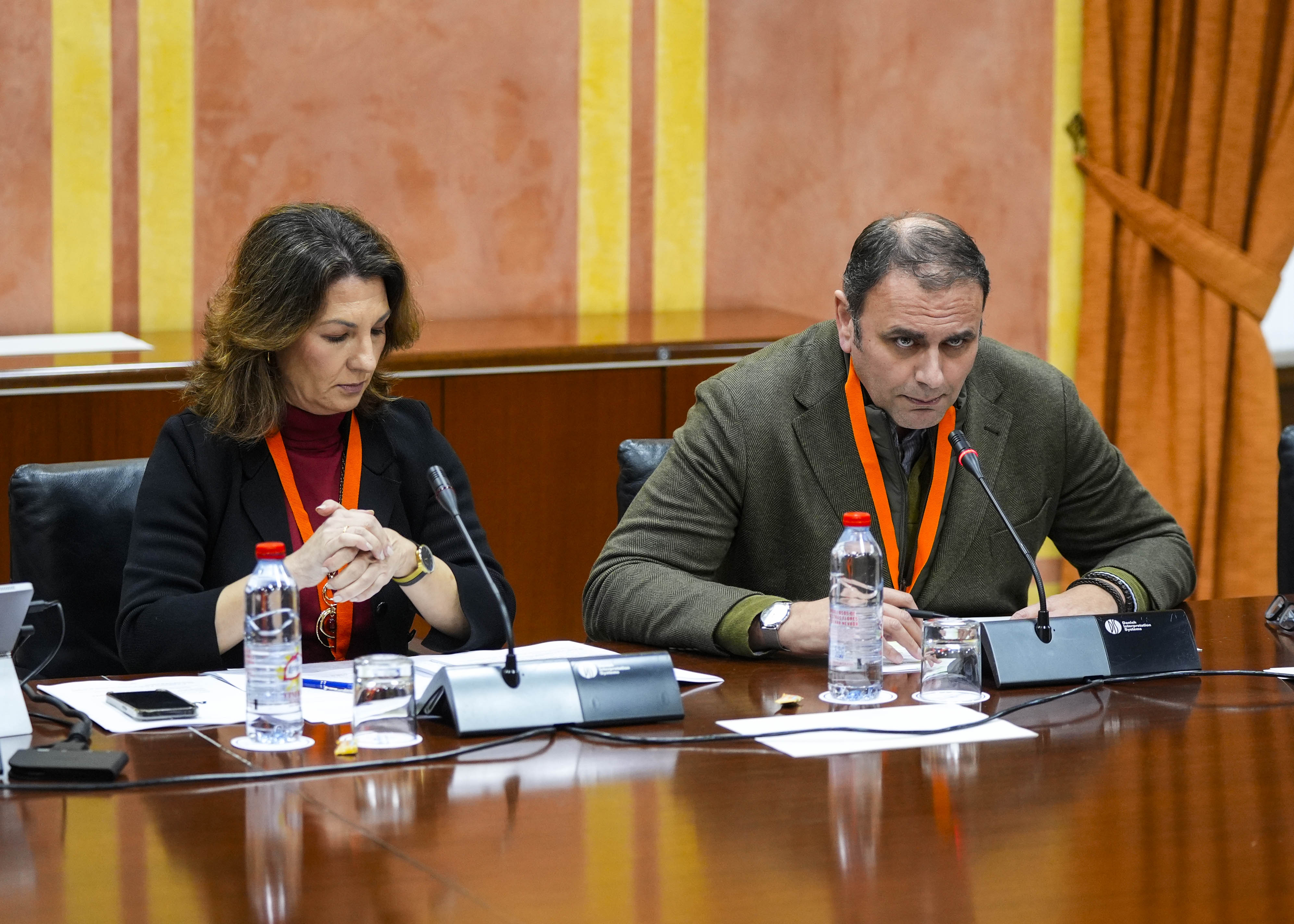  Rub�n Barreno y Vanessa Villegas en representaci�n de la Asociaci�n de Gestores de Residuos del Sur (AGRESUR)