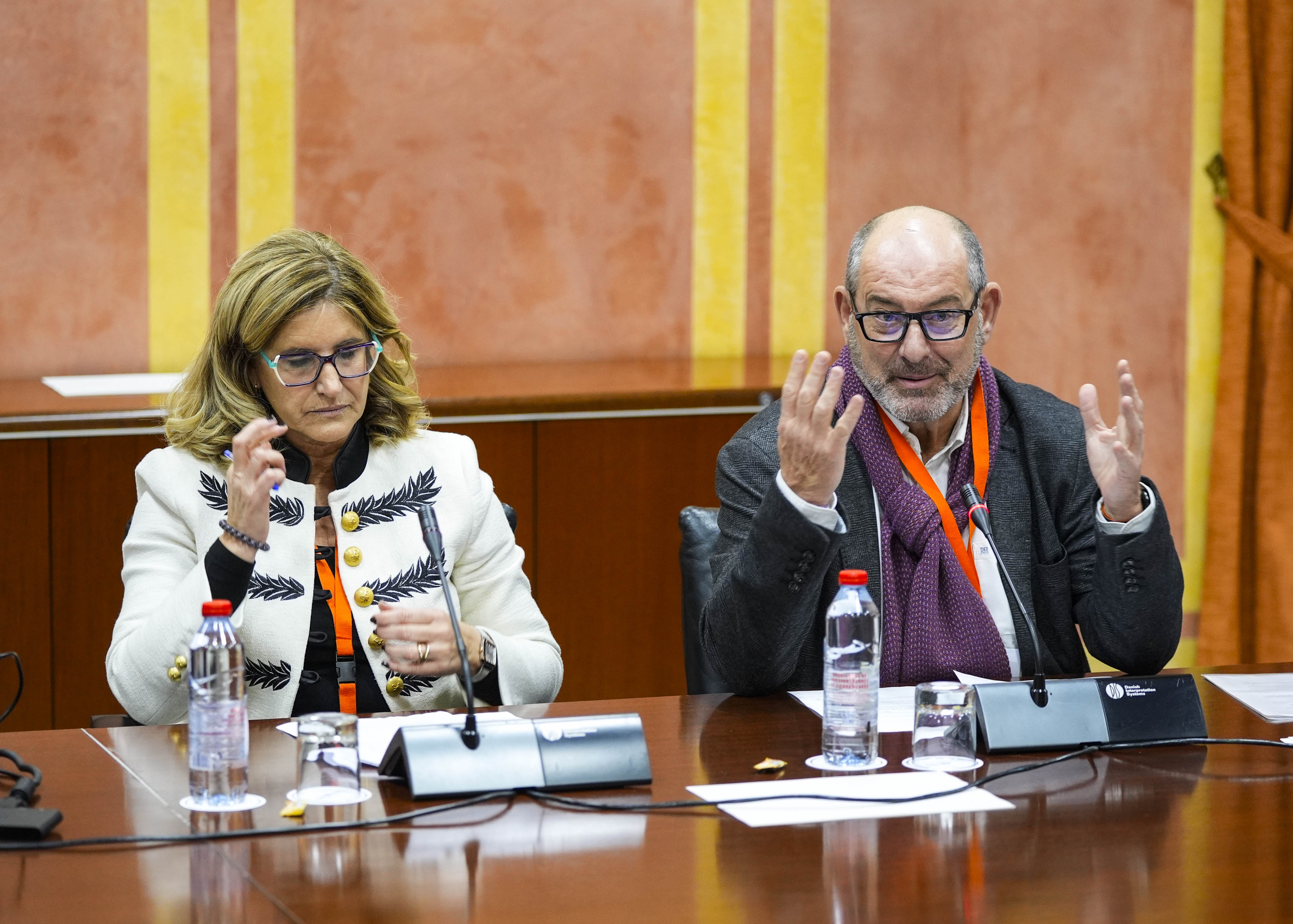   Gemma Garc�a-Pelayo y Alfonso Vargas de la Asociaci�n de Energ�as Renovables de Andaluc�a (CLANER)