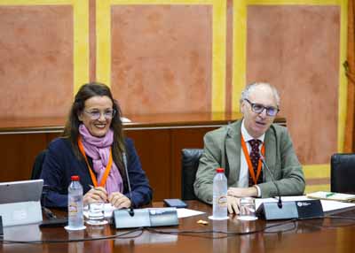 Inicia la ronda de comparecientes en relaci�n al proyecto de Ley de Montes el Colegio de Bi�logos de Andaluc�a representado por Jorge Fari�a y Silvia Cabezas