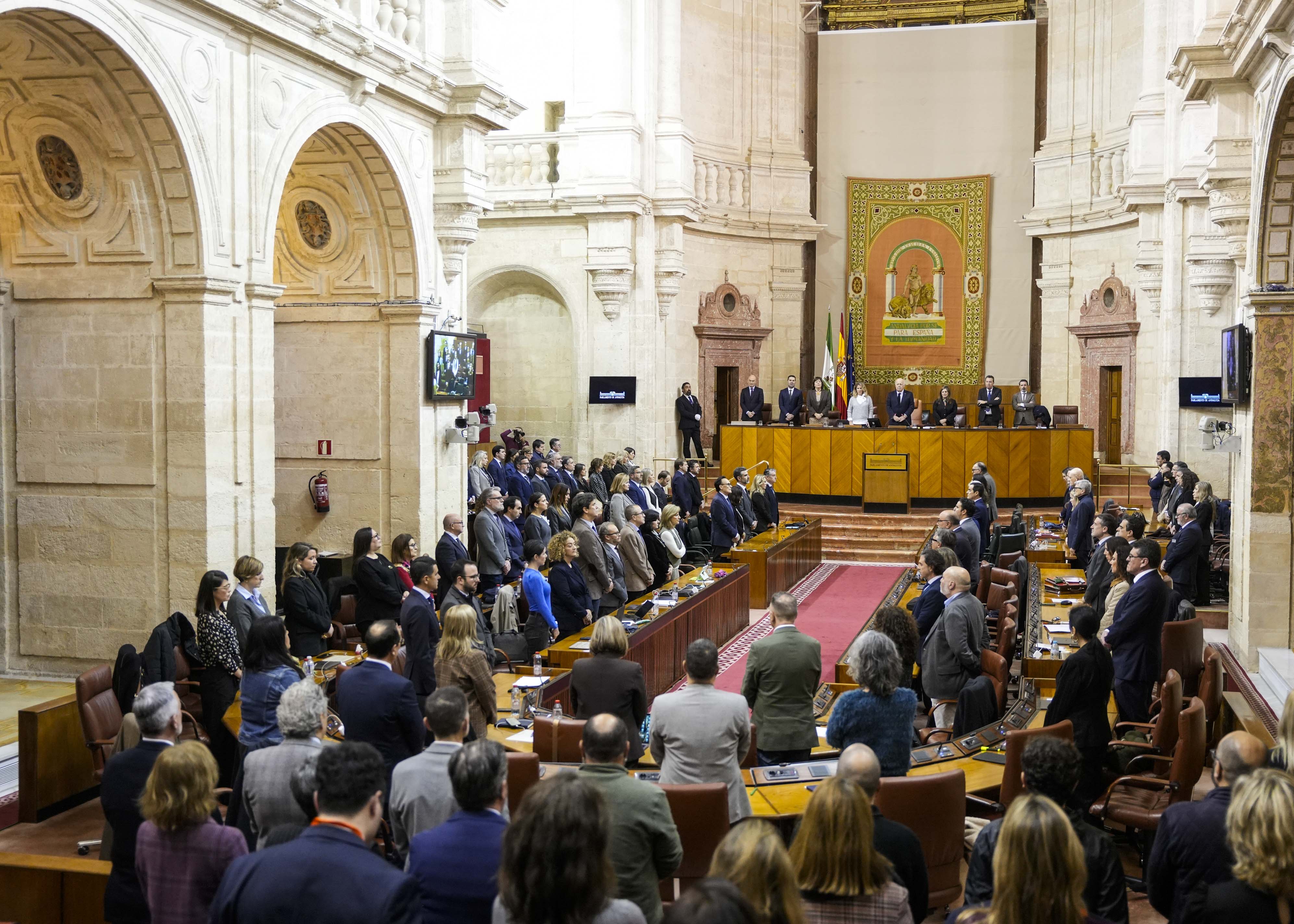  El Pleno de la C�mara guarda un minuto de silencio al inicio de la sesi�n