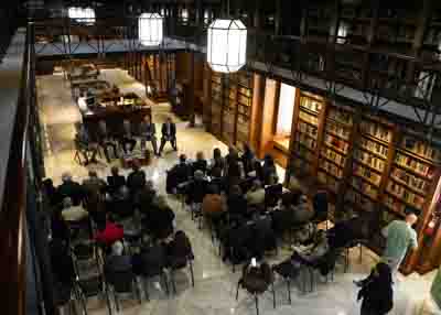 Numeroso p�blico asistente a la presentaci�n del n�mero 90 de la revista en la Biblioteca de la C�mara andaluza