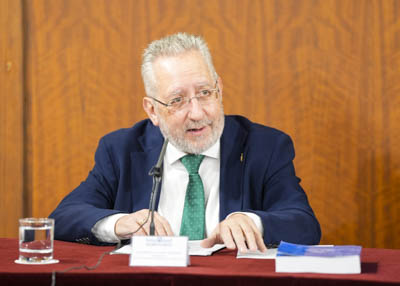 Intervenci�n de Benito Vald�s, coordinador del libro del Instituto de las Academias de Andaluc�a con motivo de su 40 aniversario 