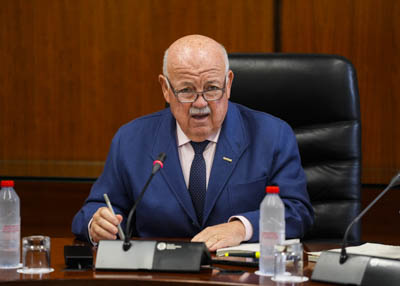 Jes�s Aguirre, presidente del Parlamento de Andaluc�a, da inicio a la Comisi�n Consultiva 
