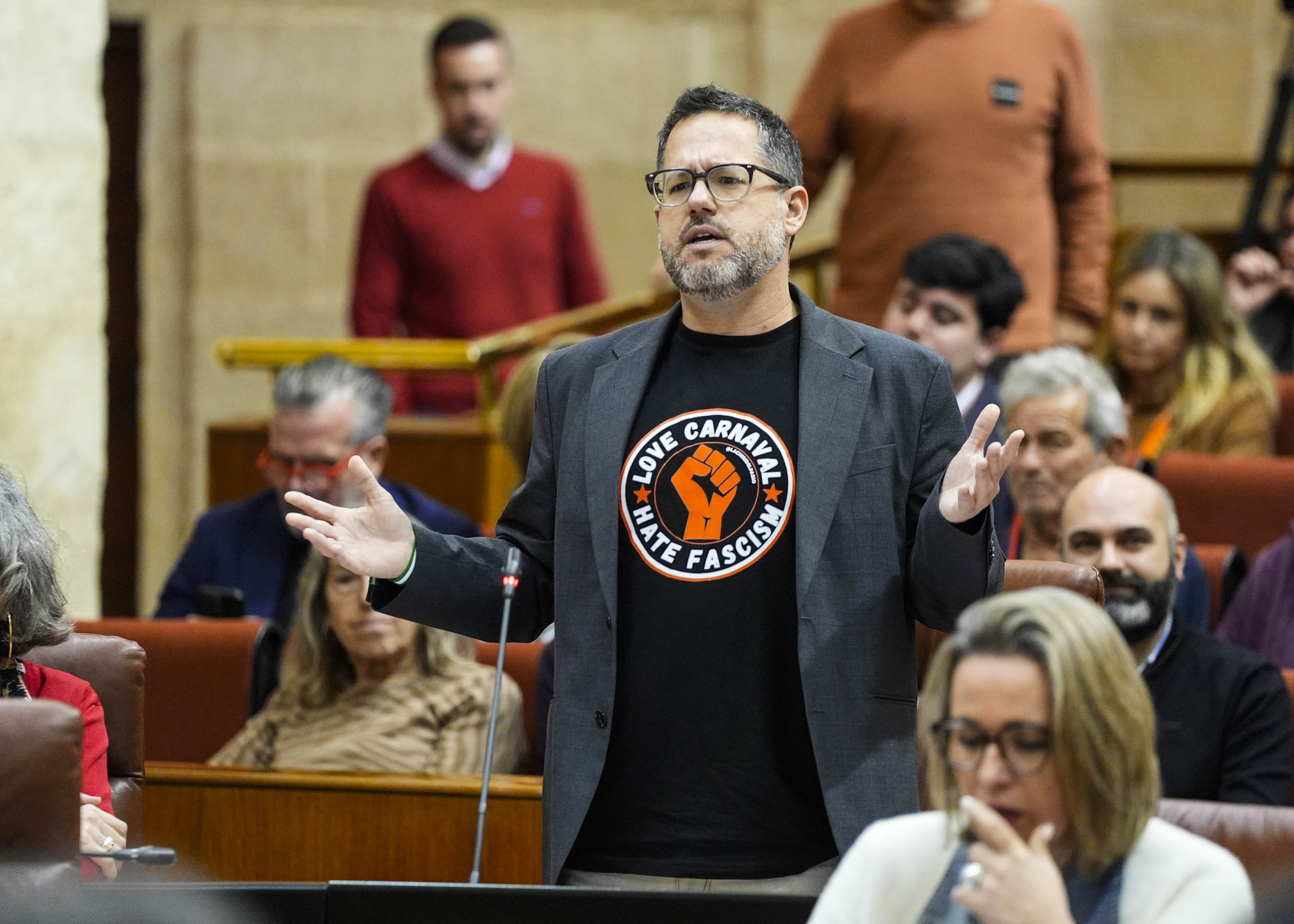  Jos� Ignacio Garc�a, portavoz de Adelante Andaluc�a, formula su pregunta al presidente relativa a sanidad p�blica