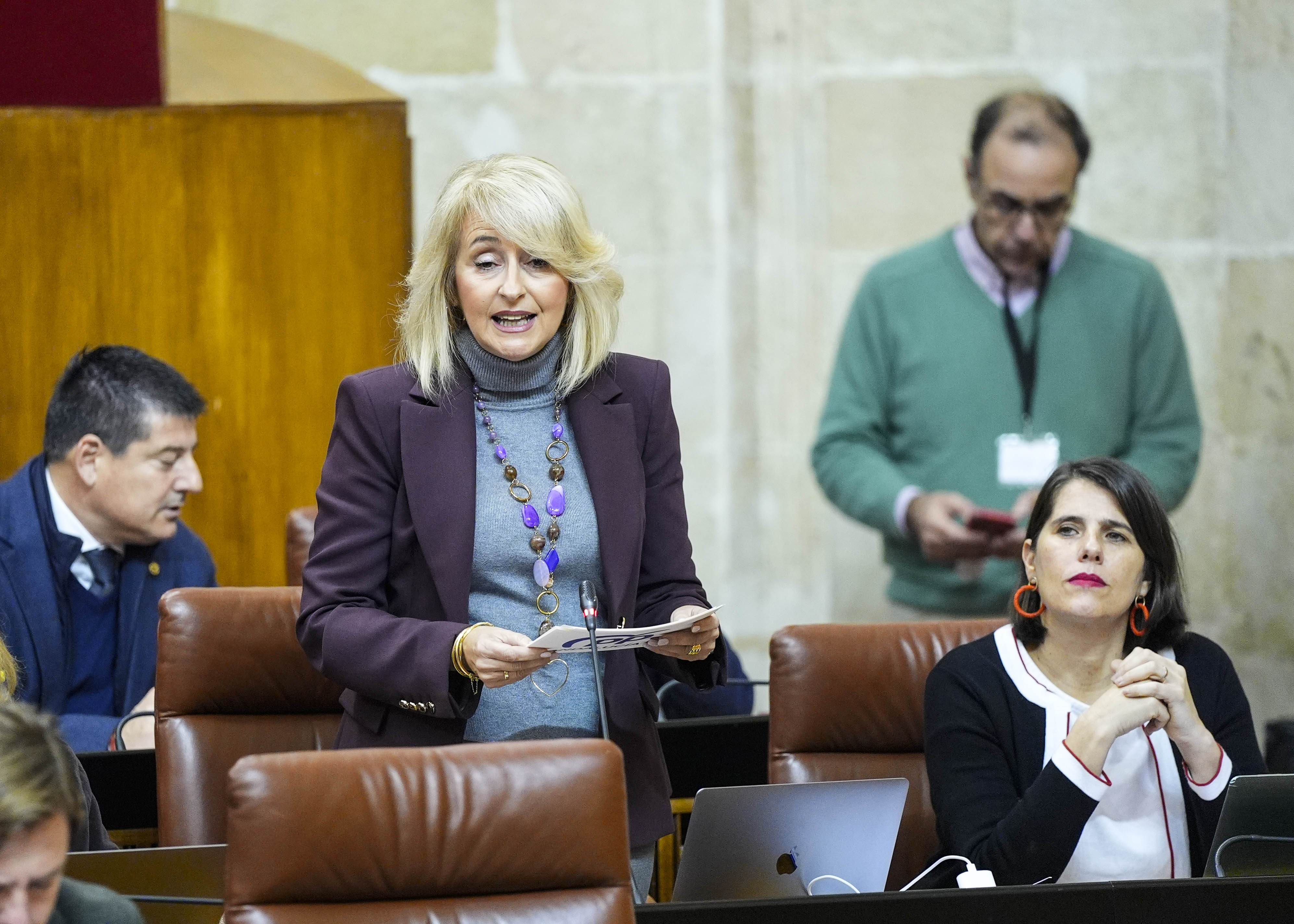  Mar�a Pilar Pintor, del Grupo Popular, formula una pregunta relativa al apoyo a las agrupaciones musicales de Andaluc�a