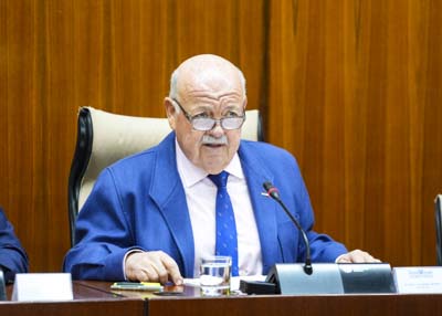 Jes�s Aguirre, presidente del Parlamento, pronuncia unas palabras en el acto de celebraci�n del D�a Internacional del S�ndrome de Asperger 