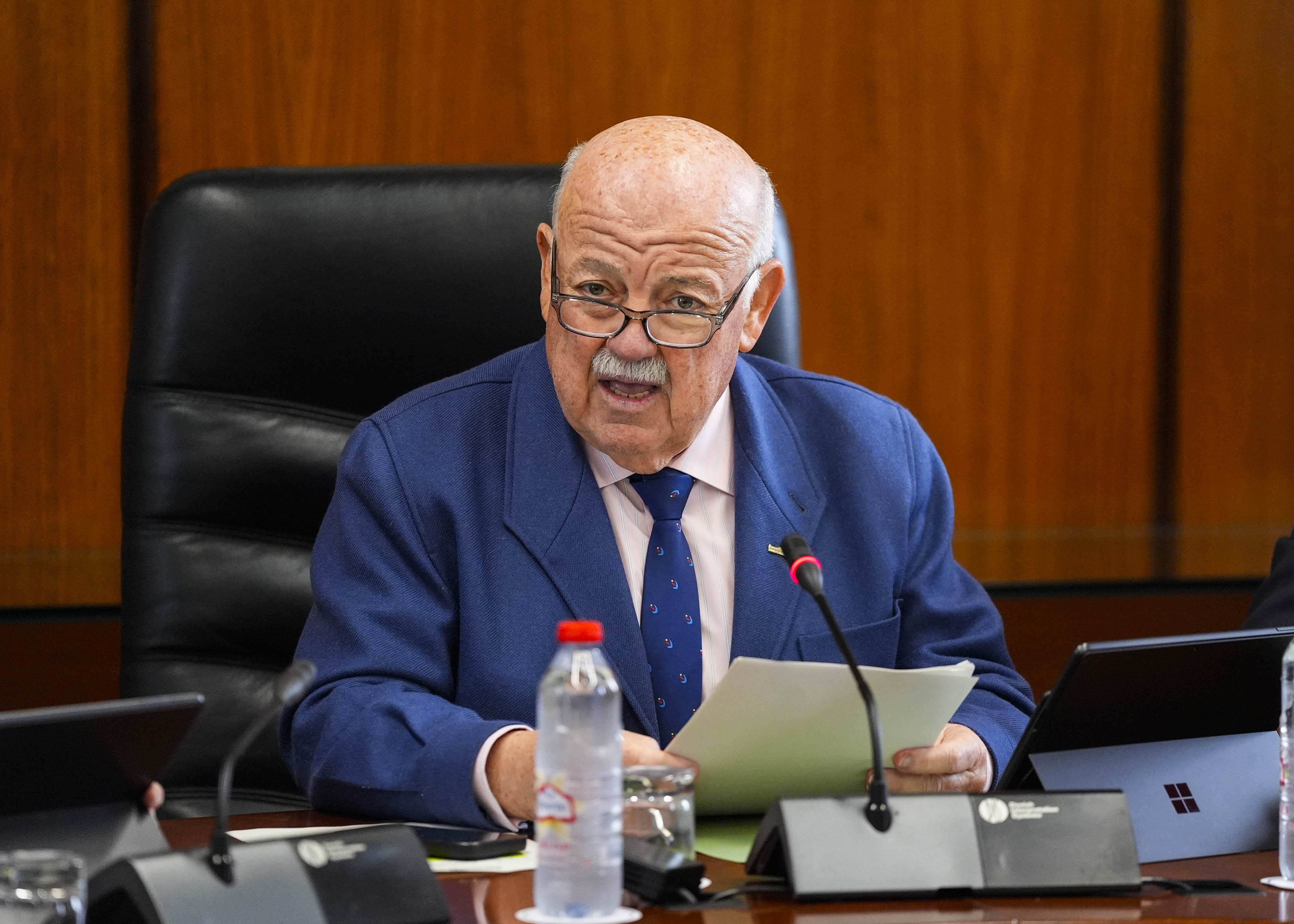 El presidente del Parlamento, Jes�s Aguirre, da comienzo a la Junta de Portavoces