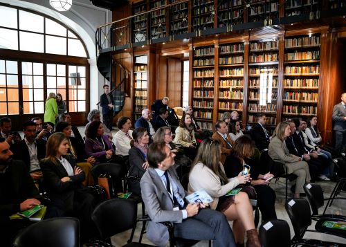  P�blico asistente a la presentaci�n de la publicaci�n de Iluni�n Accesibilidad