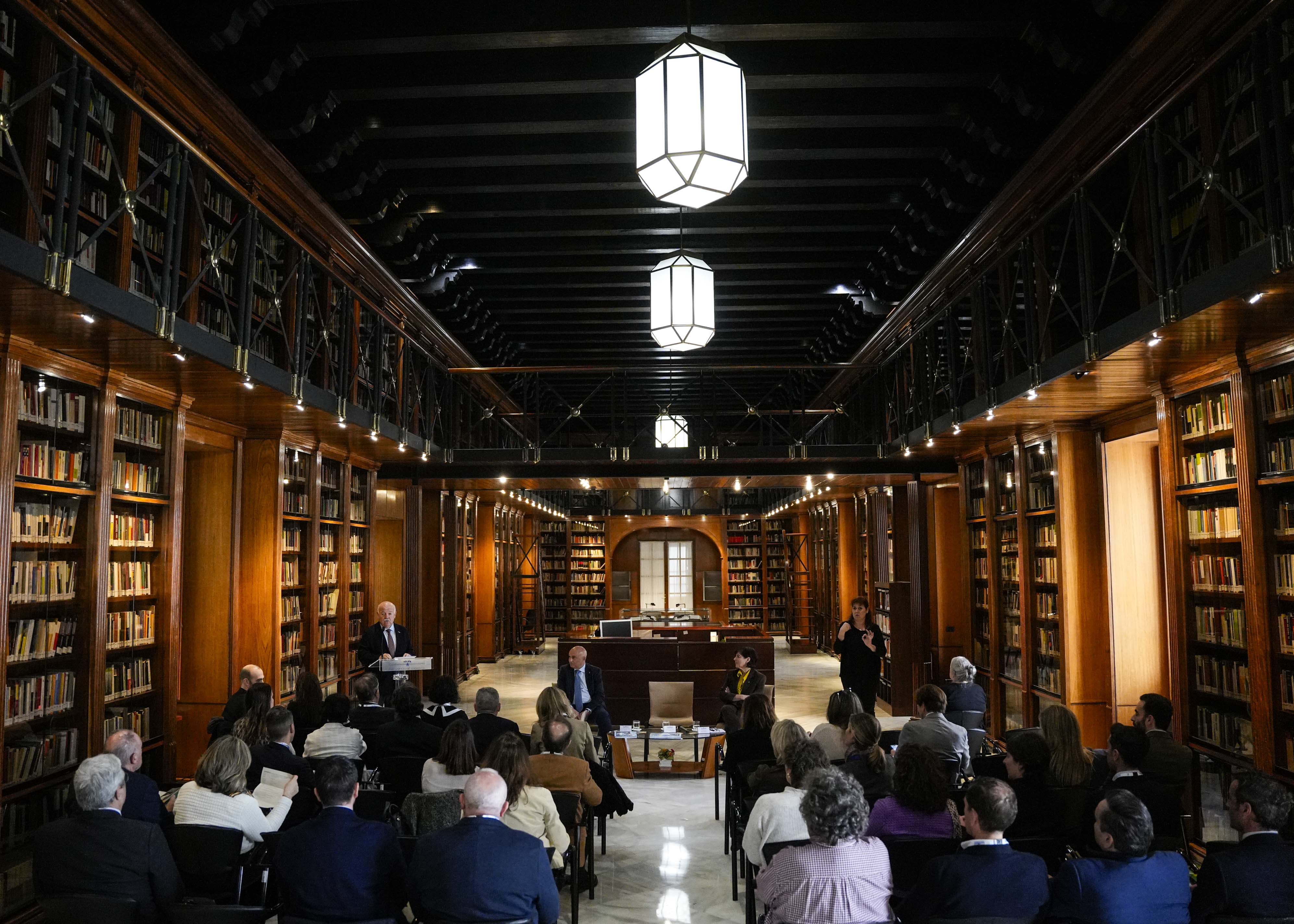  El acto se realiz� en las dependencias de la biblioteca del Parlamento