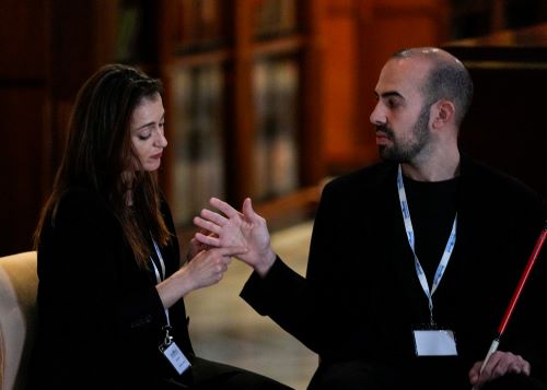  Javier Garc�a, paciente con sordoceguera y asistente al acto de presentaci�n del Manual