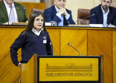 La portavoz de Almer�a durante sus propuestas  