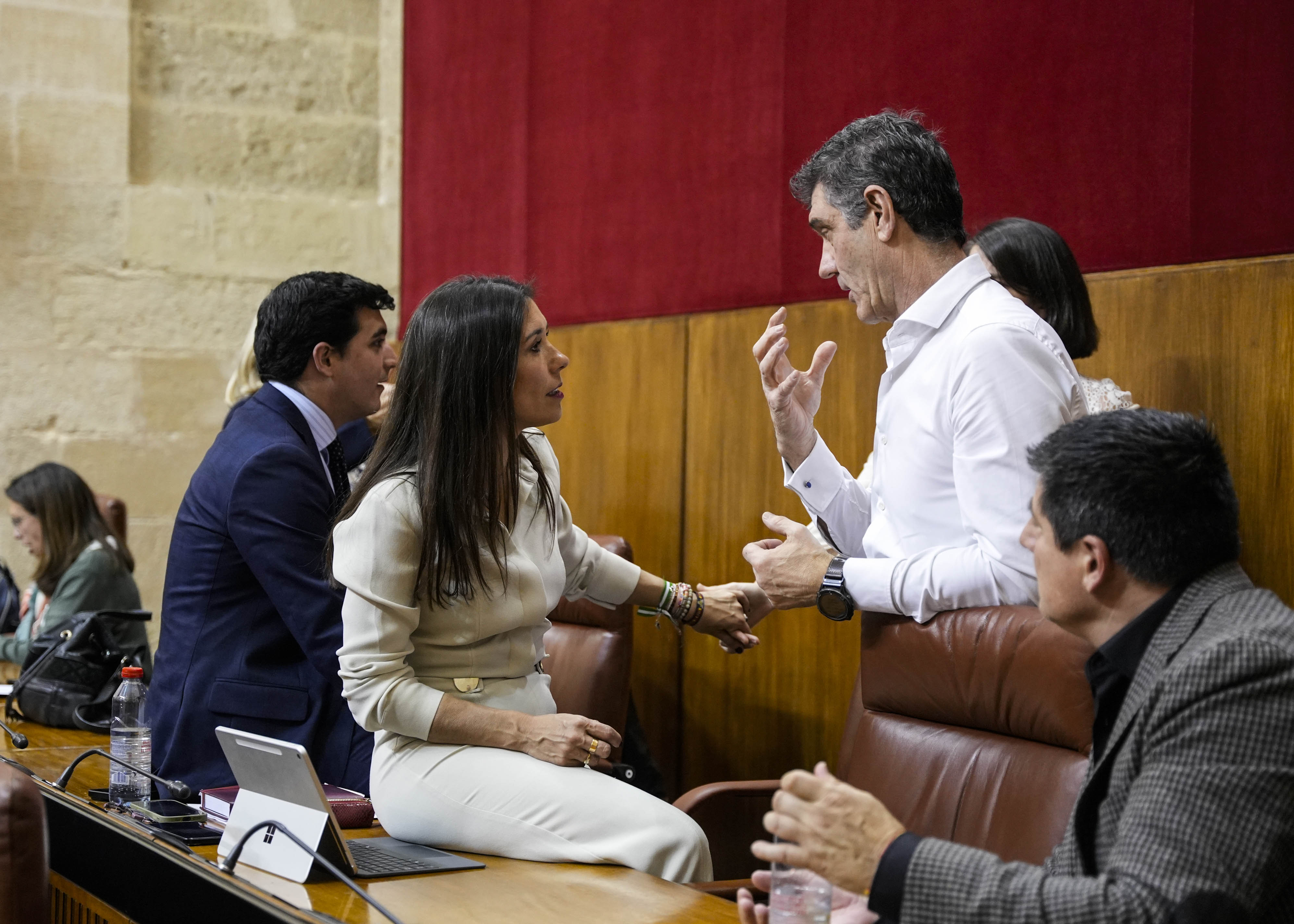  Mar�a Auxiliadora Izquierdo y Jos� Mar�a Ayala, del G.P. Popular de Andaluc�a  