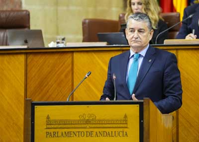 Antonio Sanz, consejero de Sanidad, Presidencia y Emergencias, comparece para informar ante el Pleno sobre cuestiones de su competencia