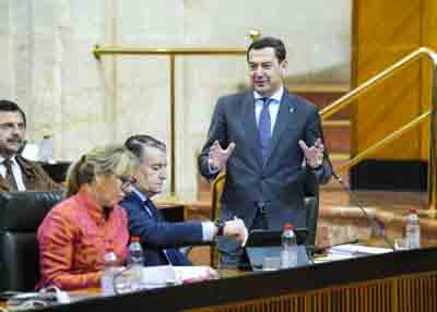  El presidente de la Junta de Andaluc�a, Juan Manuel Moreno, en una de sus intervenciones en el pleno de hoy