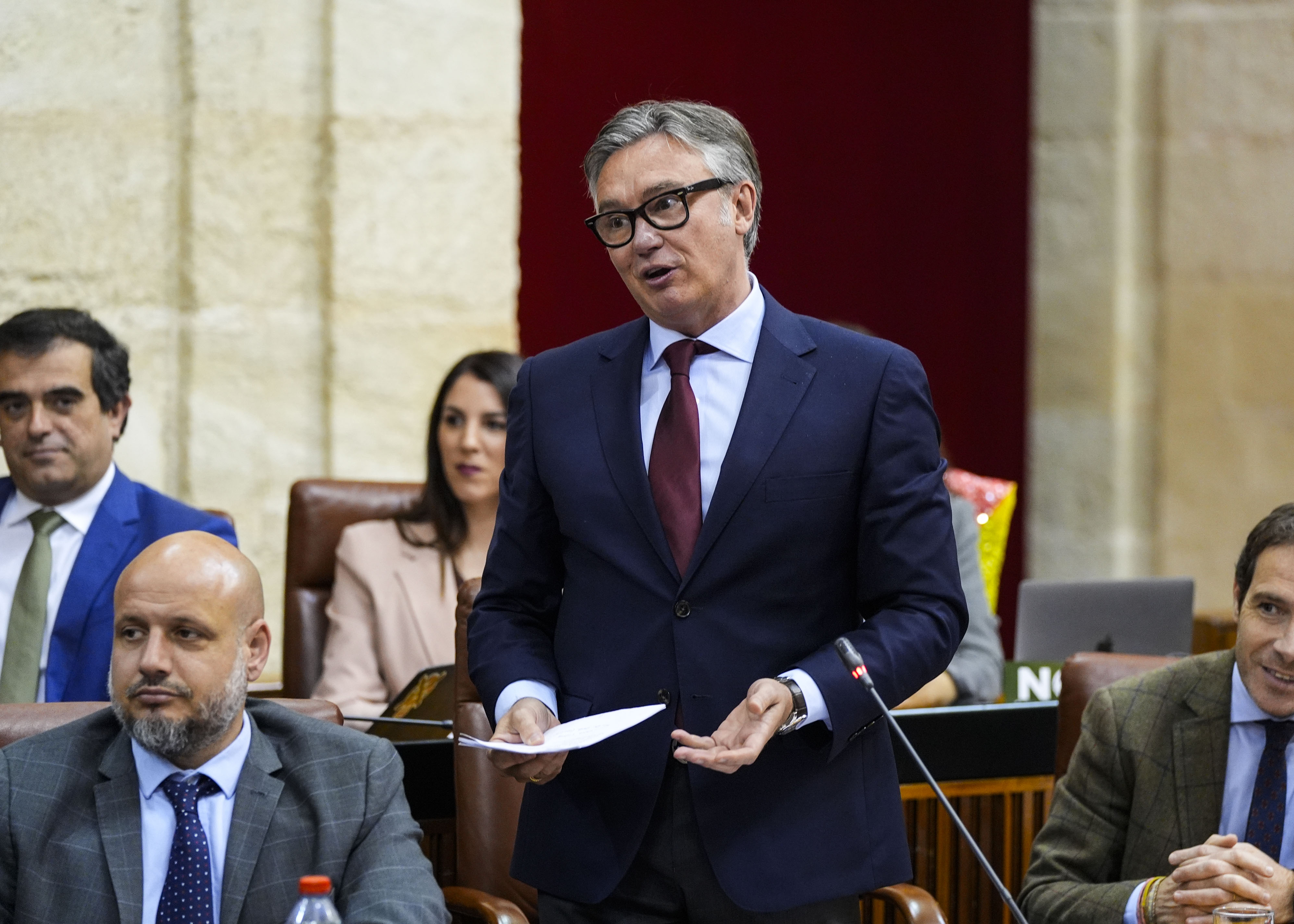 Manuel Gavira, portavoz del G.P. Vox, formula una pregunta dirigida al presidente relativa al futuro de Andaluc�a 