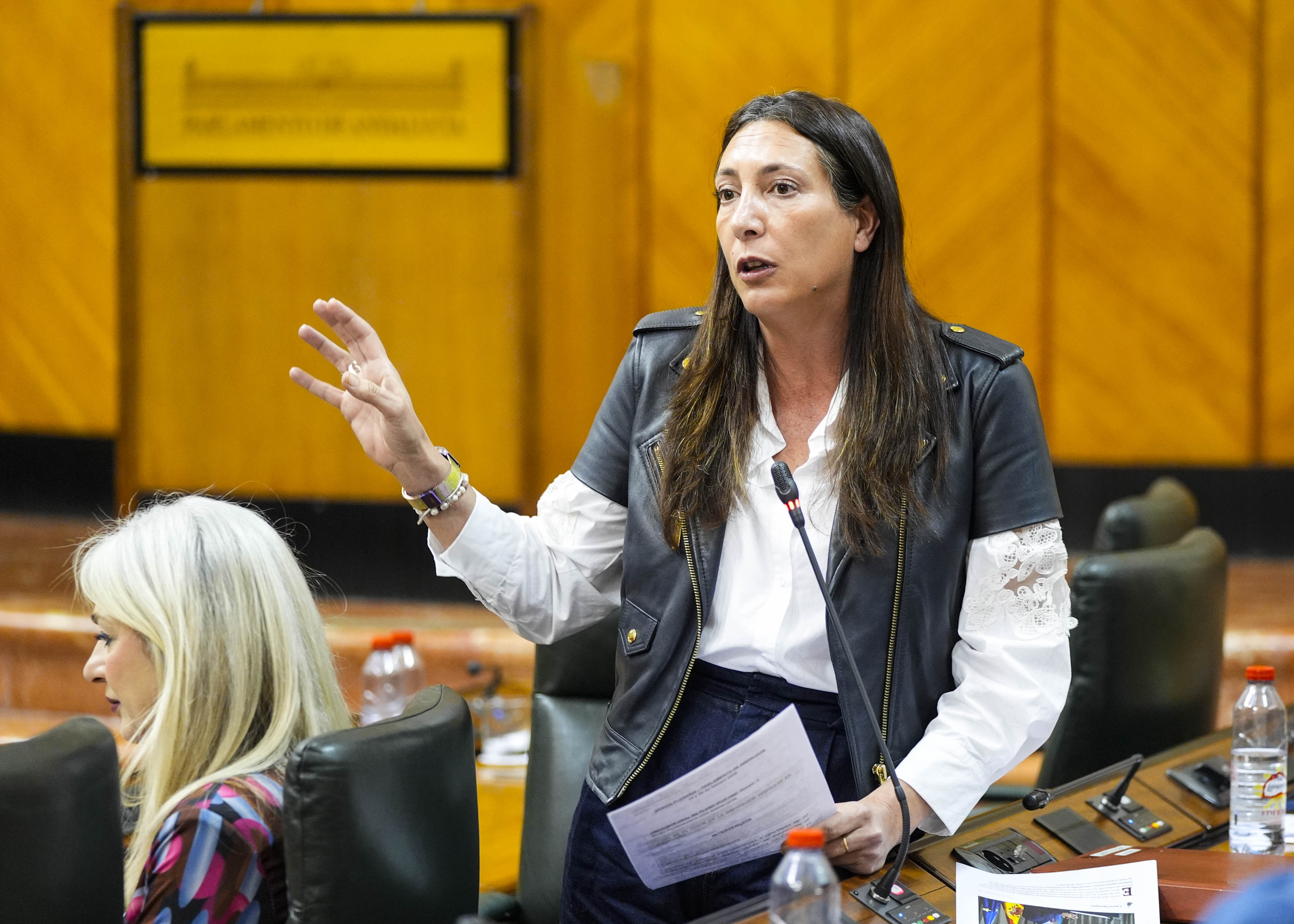  La consejera de Inclusi�n Social, Juventud, Familias e Igualdad, Loles L�pez, contesta a la cuesti�n planteada