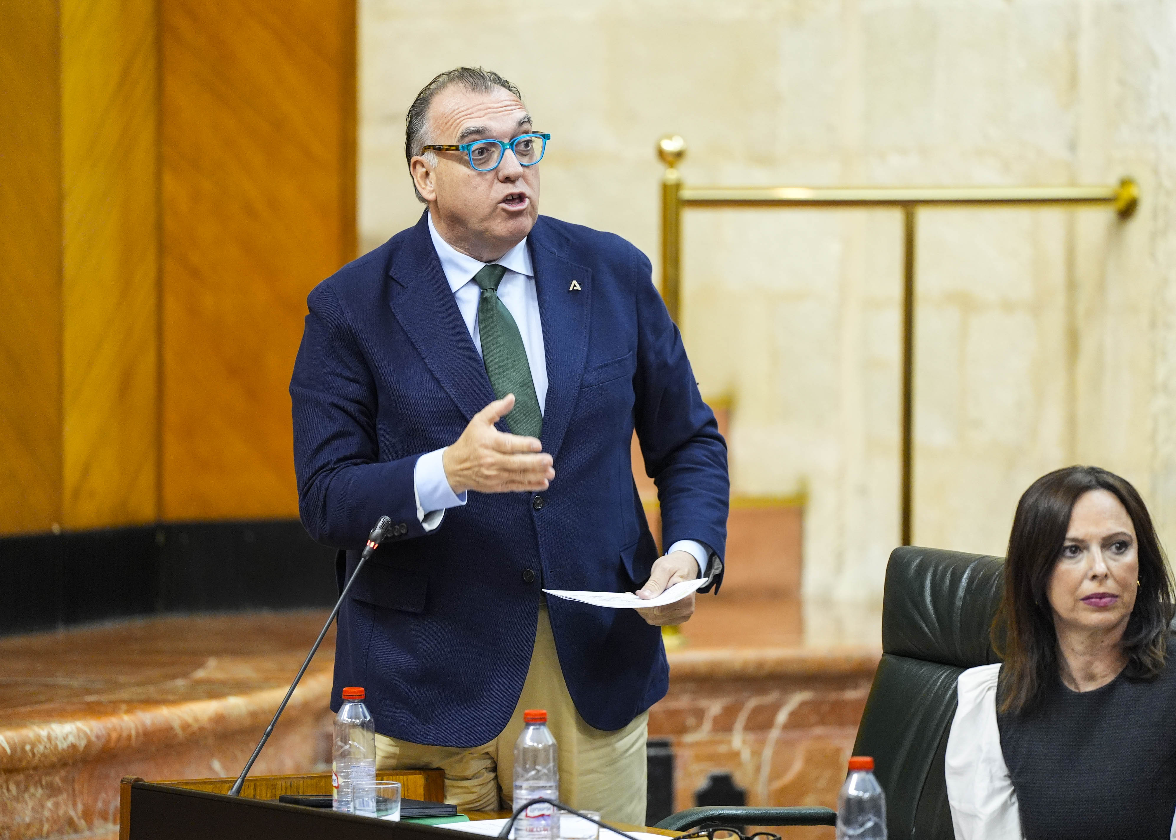 El consejero de Cultura y Deporte, Arturo Bernal, responde a la cuesti�n 