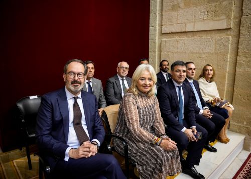  Exdiputados y autoridades asistentes a los actos institucionales