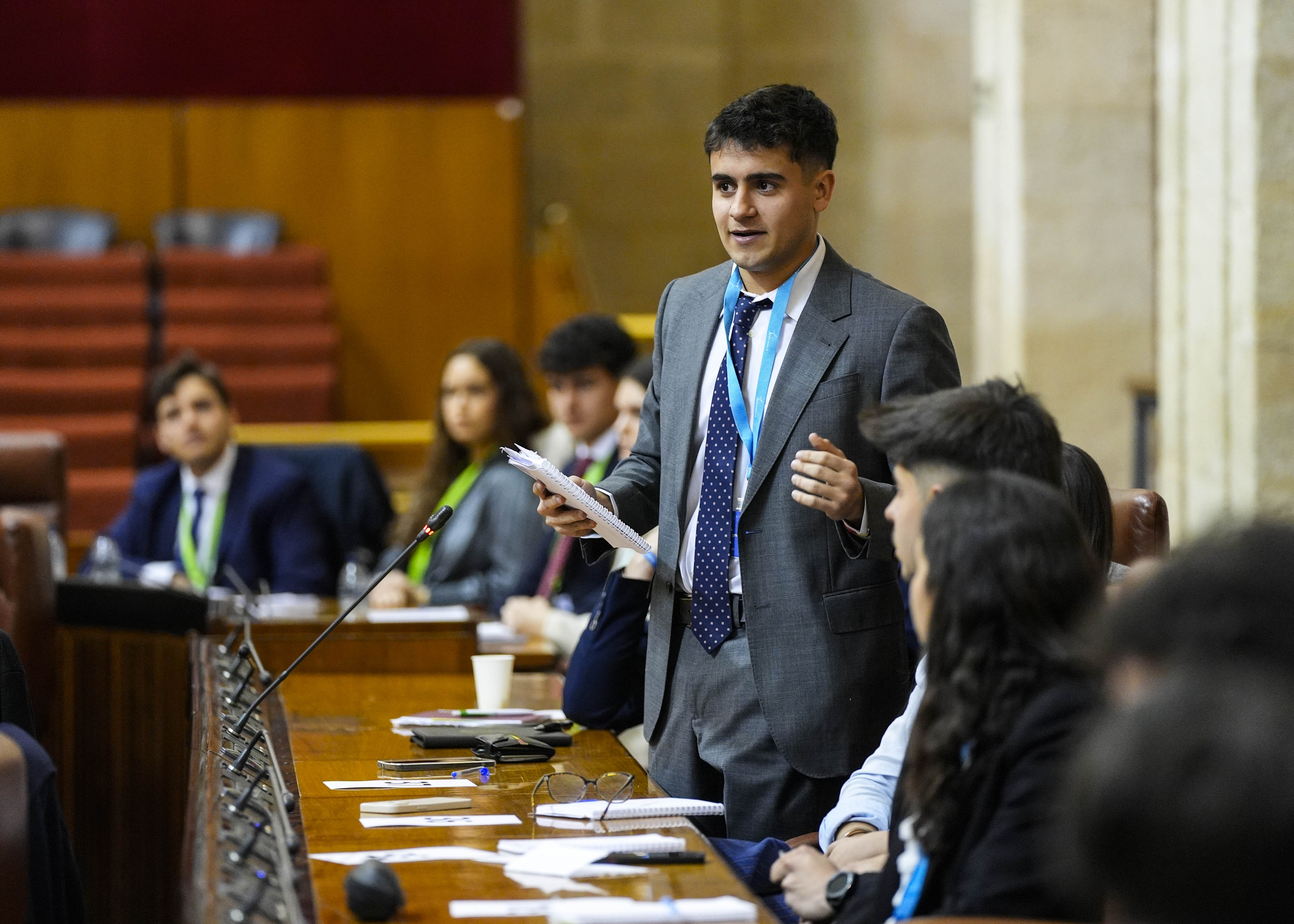   Intervenci�n de uno de los portavoces parlamentarios