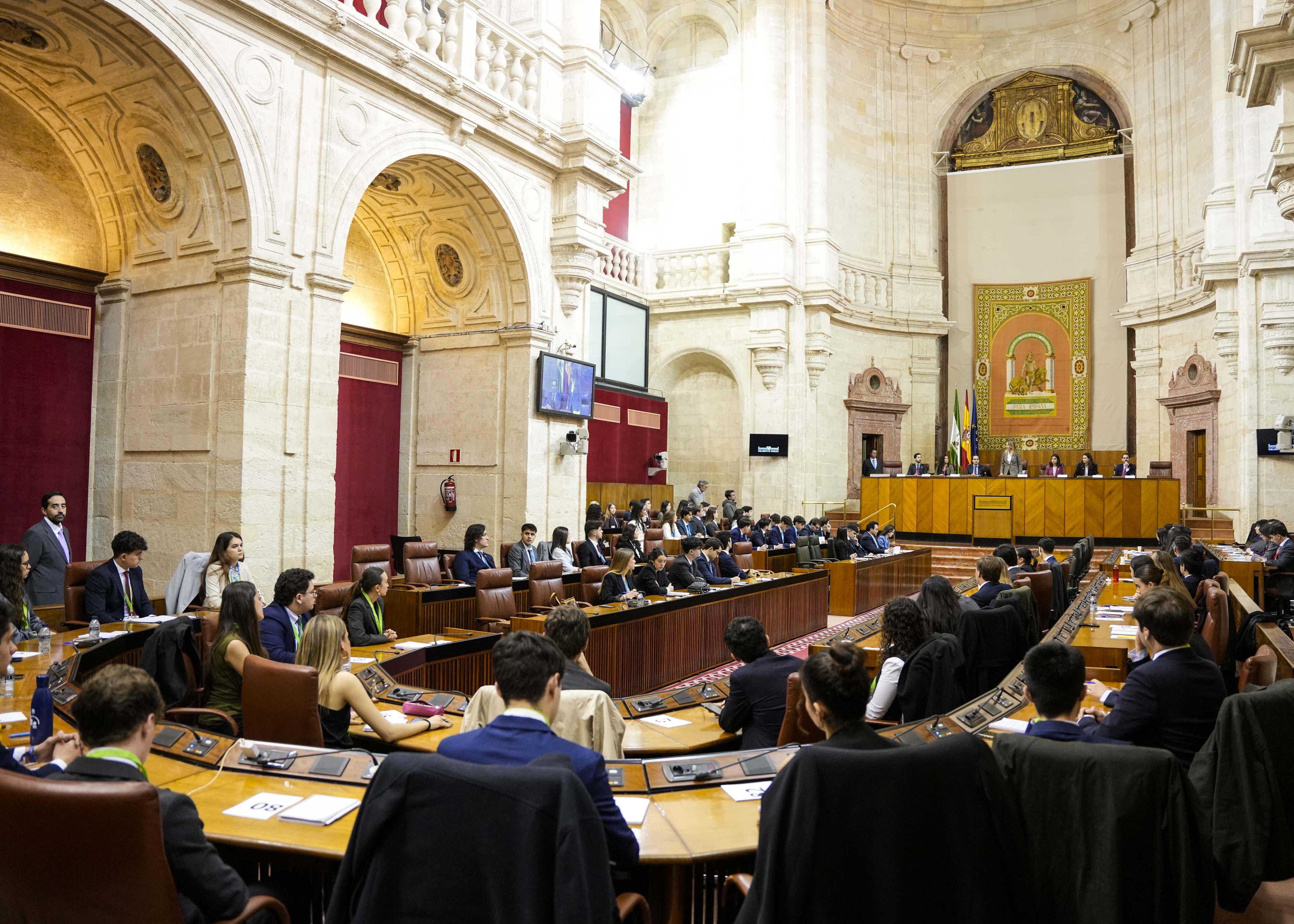  Vista general del Sal�n de Plenos durante la sesi�n