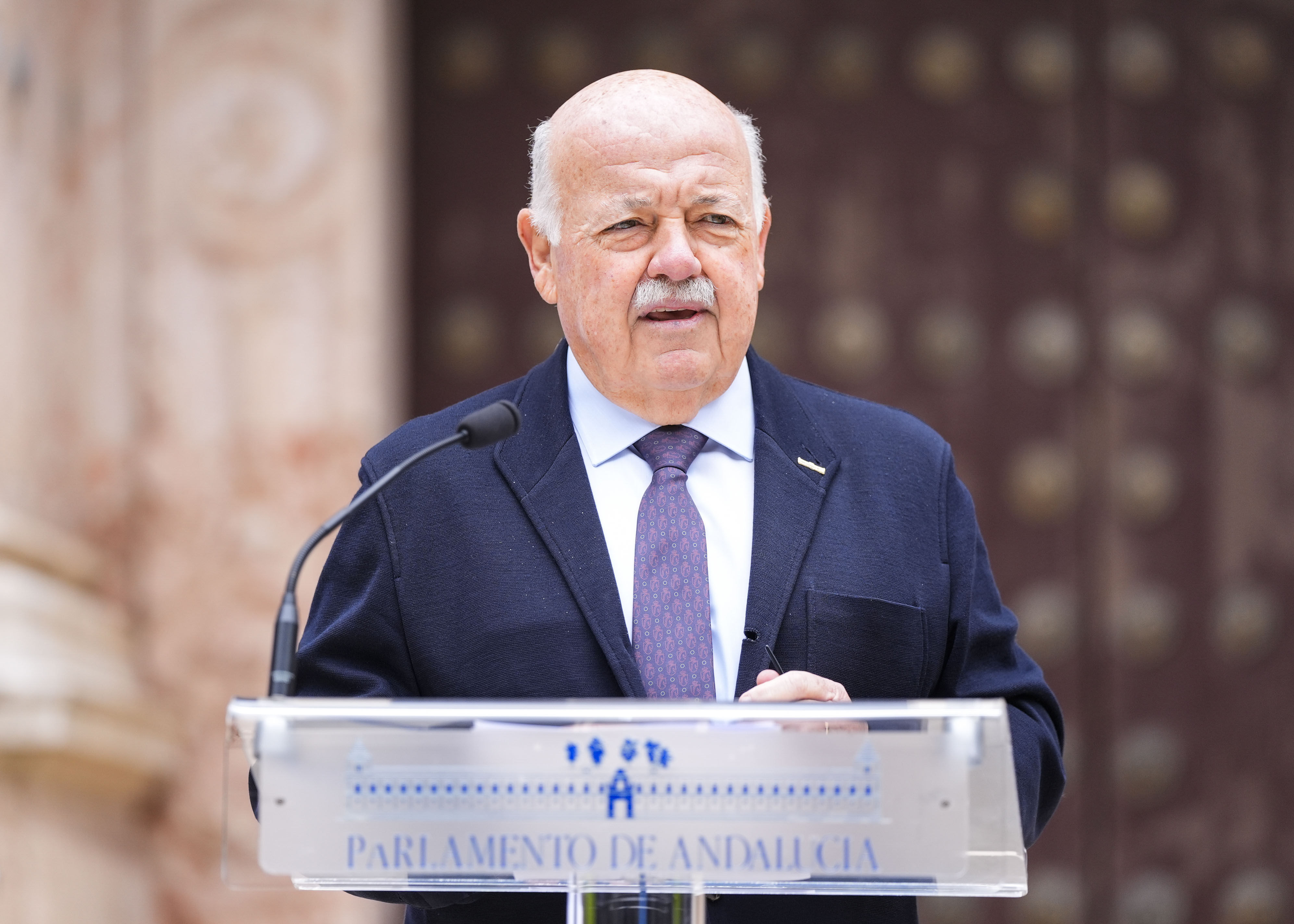  El presidente del Parlamento, Jes�s Aguirre, presenta las obras de restauraci�n que se van a realizar en el Hospital de las Cinco Llagas, sede la C�mara andaluza 