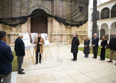 La presentaci�n de las obras de restauraci�n se ha realizado en el patio del Recibimiento de la C�mara andaluza