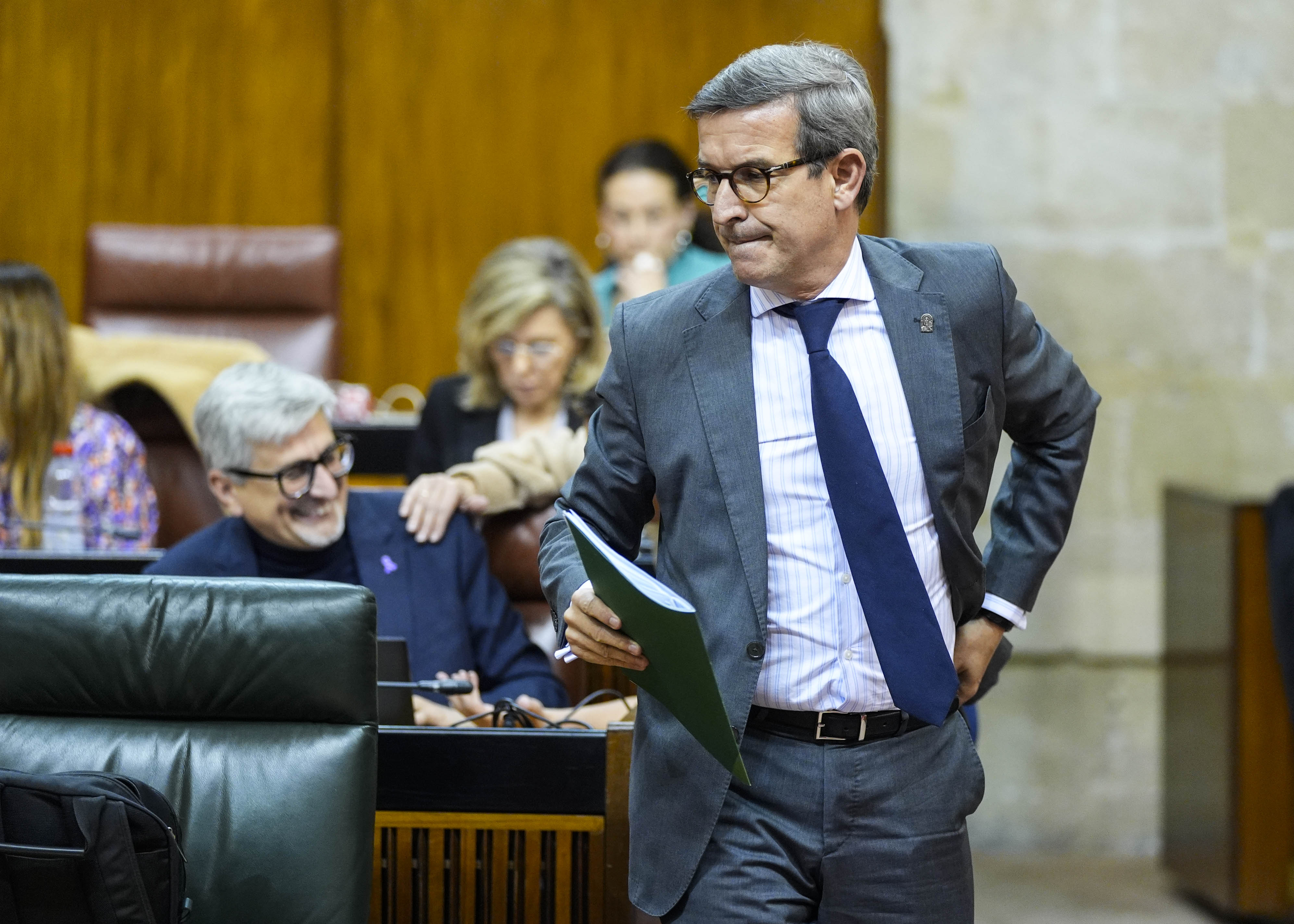 El consejero de Industria, Jorge Paradela, momentos previos a su comparecencia