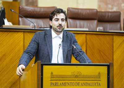  Jos� Manuel G�mez, del G.P. Por Andaluc�a, presenta una interpelaci�n relativa a pol�tica general en materia de contrataci�n p�blica