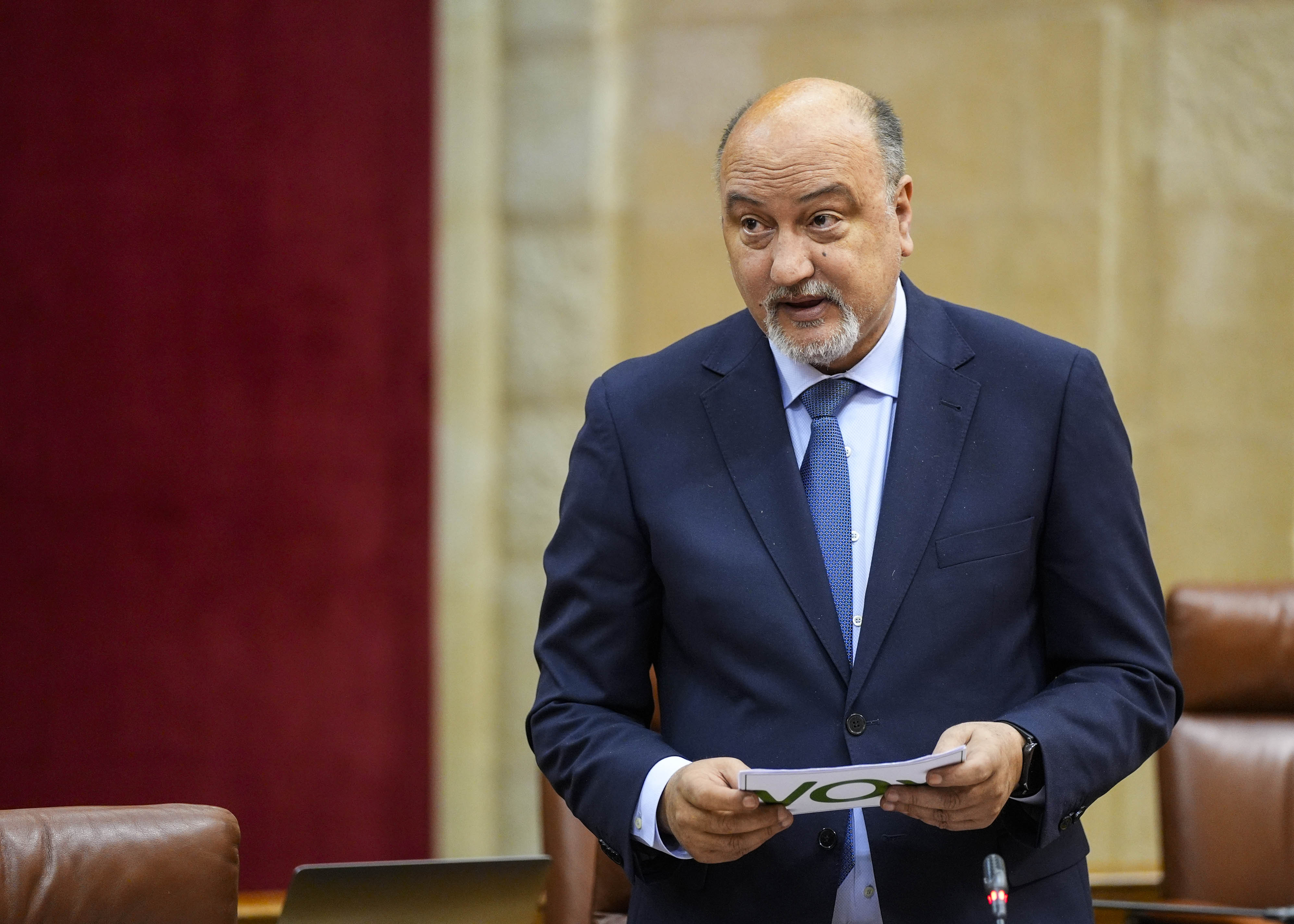  Ricardo L�pez, portavoz adjunto del Grupo Vox, pregunta sobre las actuaciones que se est�n llevando a cabo frente al estado de las carreteras en Andaluc�a 