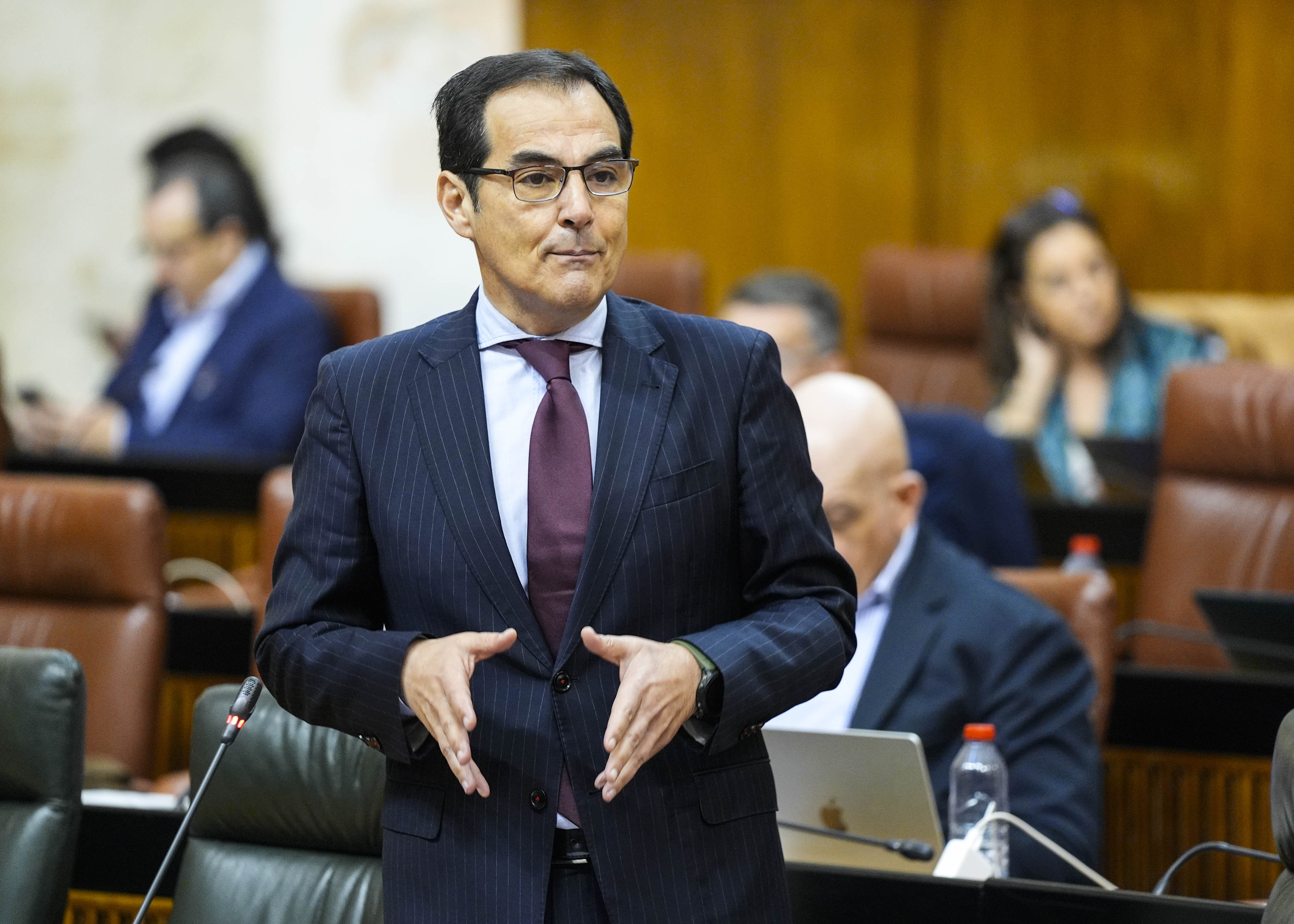 Jos� Antonio Nieto, consejero de Justicia, Administraci�n Local y Funci�n P�blica, da respuesta a la pregunta 