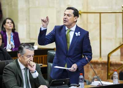 Juan Manuel Moreno, presidente de la Junta de Andaluc�a, responde a las preguntas de los portavoces parlamentarios 