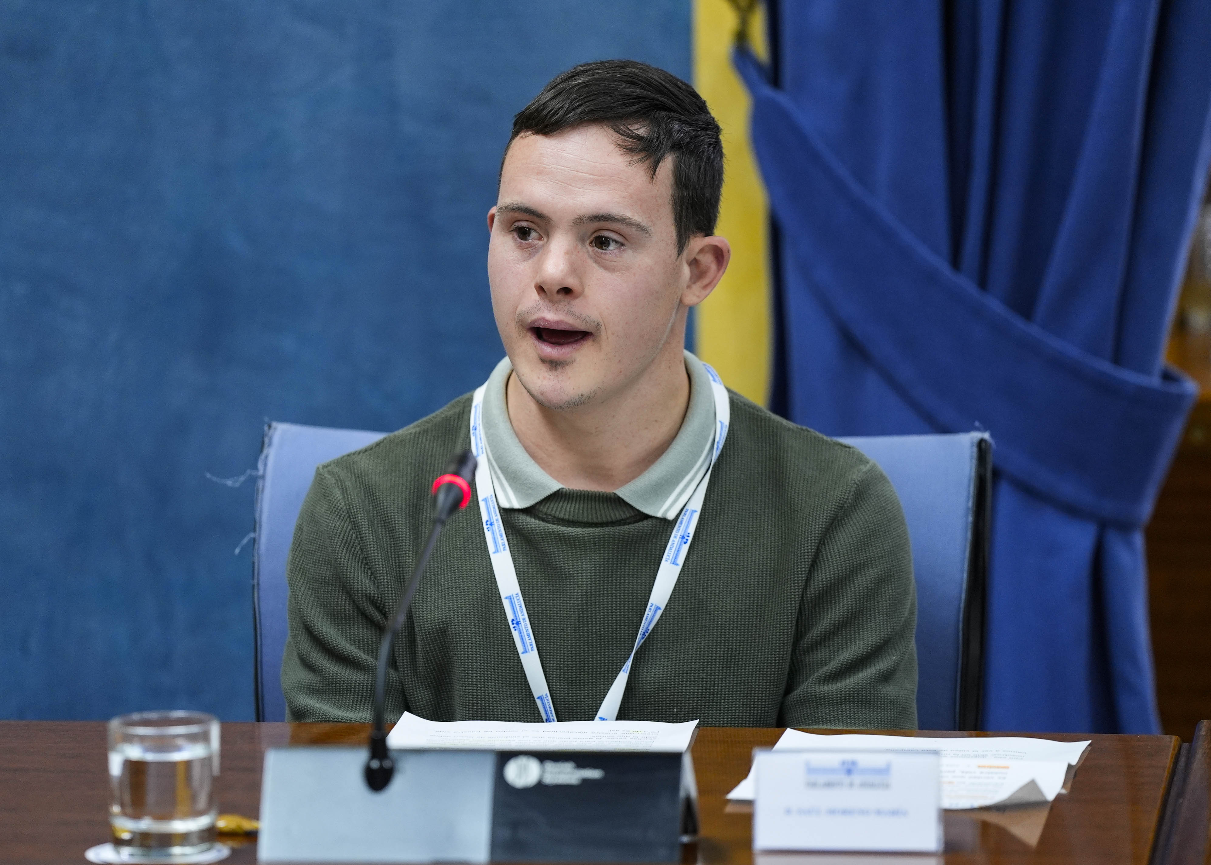  Aportaci�n de uno de los invitados en el acto con motivo del D�a Mundial del S�ndrome de Down 