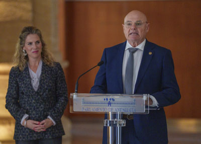 Toma la palabra el presidente de la Real Academia de Ciencias Veterinarias de Andaluc�a Orienta, Antonio Jos� Villatoro 