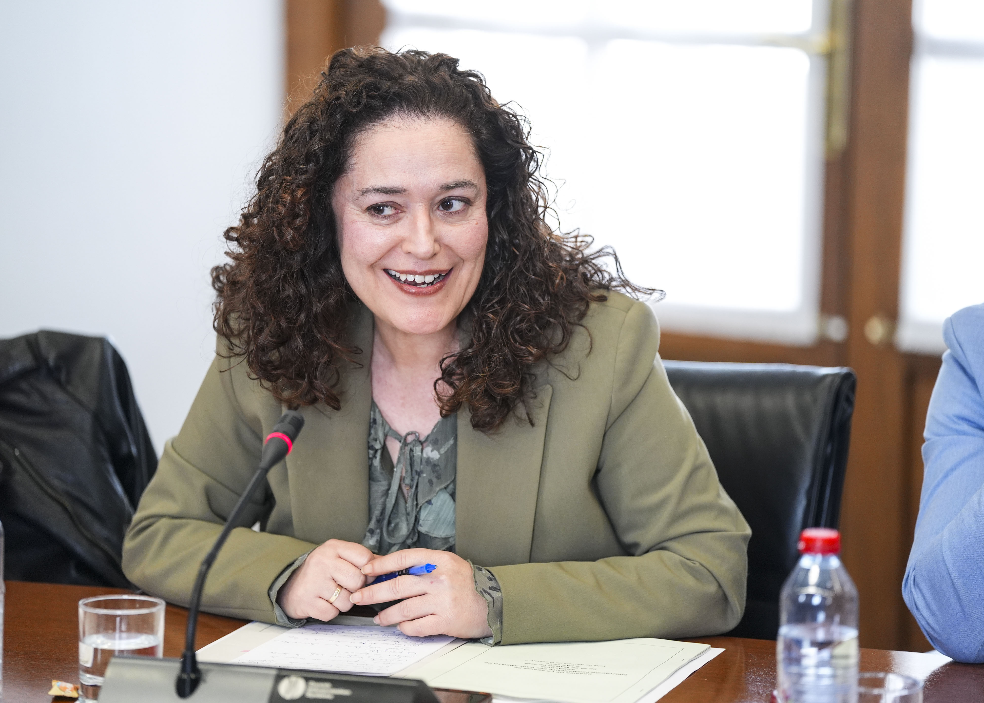  Inma Nieto toma la palabra en la Diputaci�n Permanente para expresar la opini�n de Por Andaluc�a