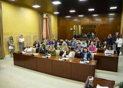 P�blico asistente al acto institucional con motivo del D�a Mundial de Concienciaci�n sobre el Autismo