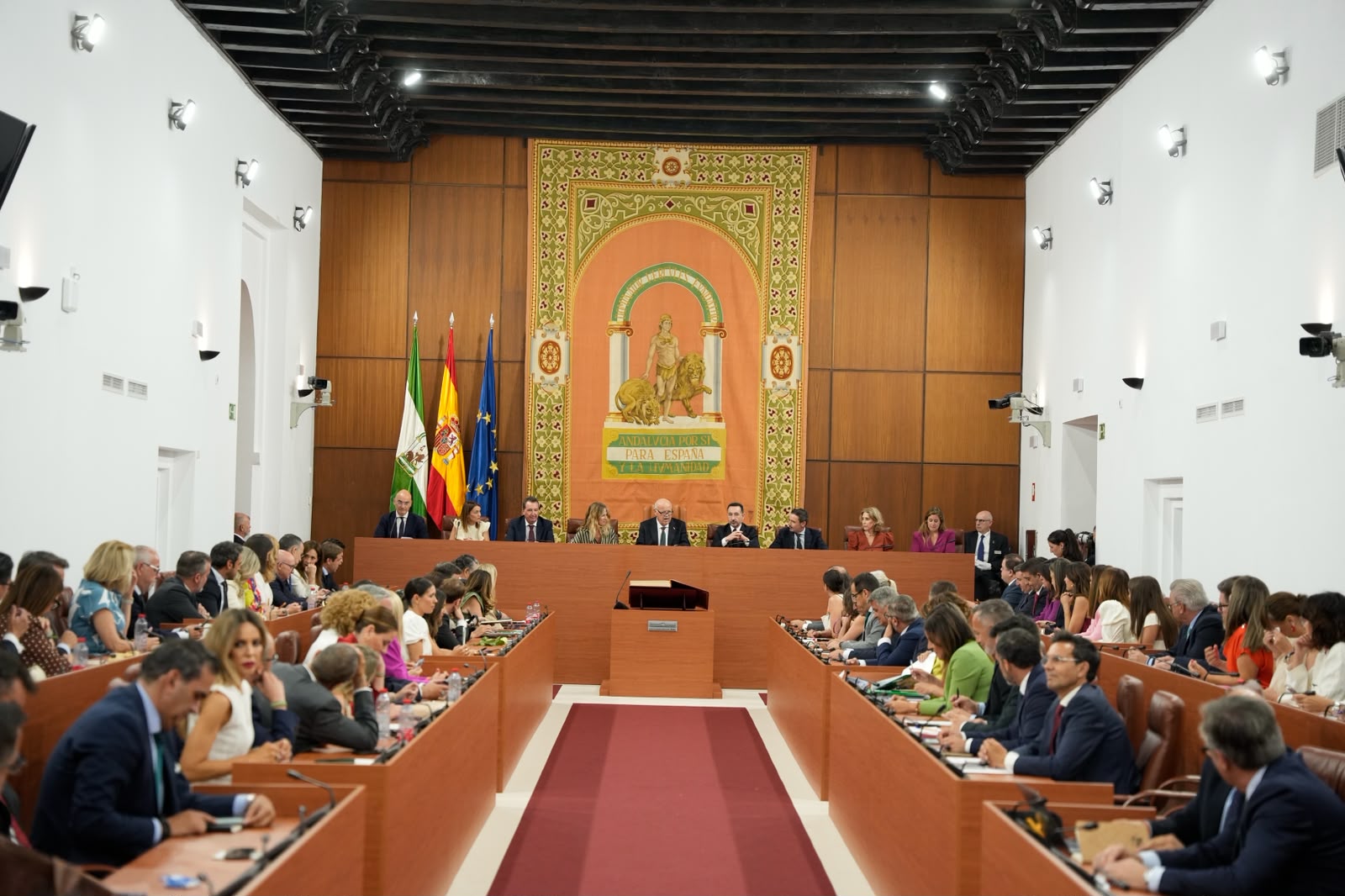 La nueva Mesa del Parlamento de Andaluc�a durante la sesi�n de hoy 