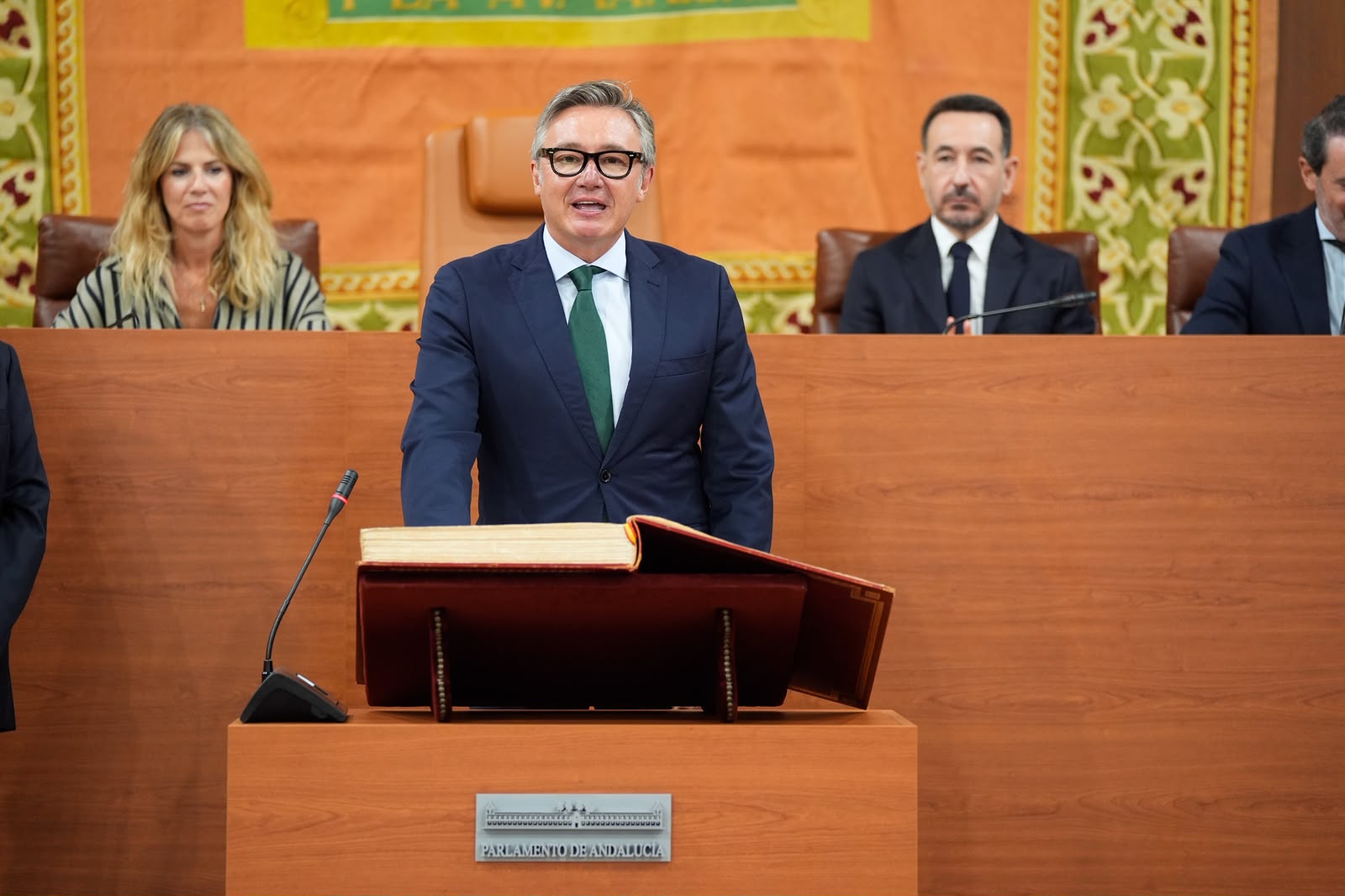 Manuel Gavira, de Vox en Andaluc�a, jura el cargo 