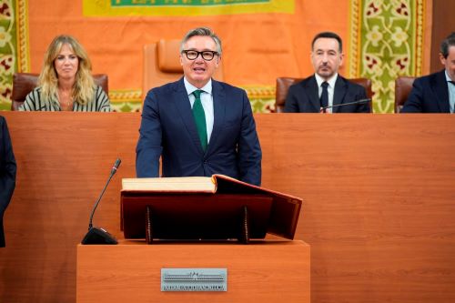 Manuel Gavira, de Vox en Andaluc�a, jura el cargo 