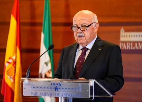   El presidente del Parlamento, Jes�s Aguirre, comparece ante los medios para anunciar a Juan Manuel Moreno como candidato a presidir la Junta