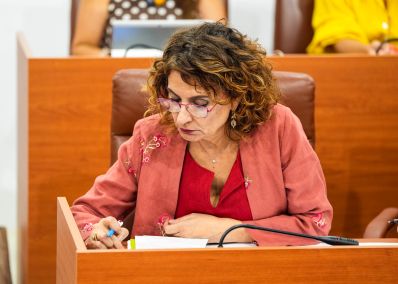  Mar�a Jes�s Montero durante la intervenci�n del candidato a la investidura