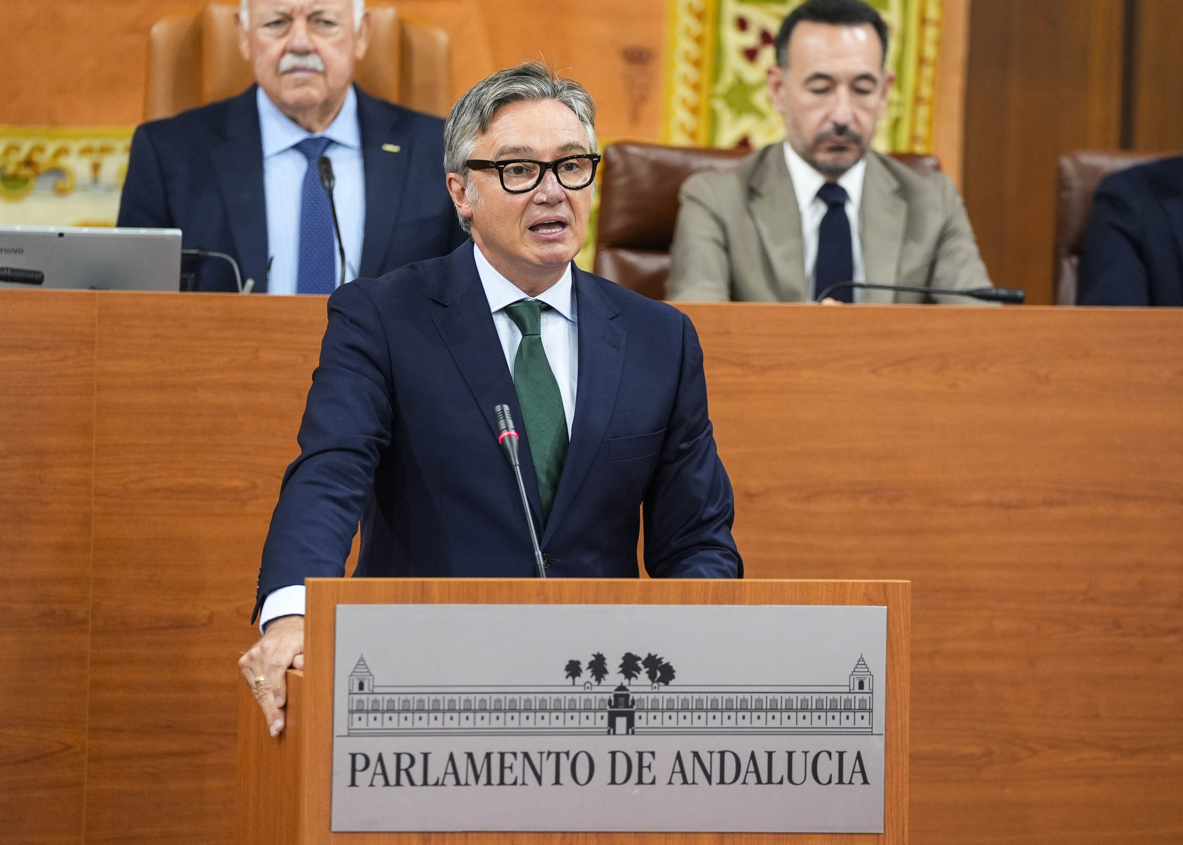  Manuel Gavira interviene en la sala Jim�nez-Becerril