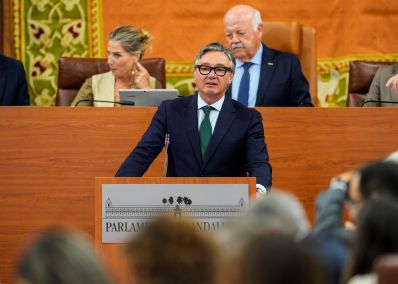   El l�der de Vox dirige su r�plica al candidato a la investidura