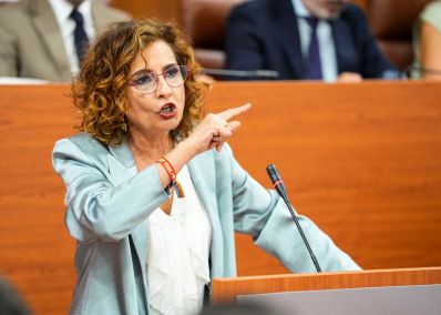  Mar�a Jes�s Montero interpela al candidato a la investidura