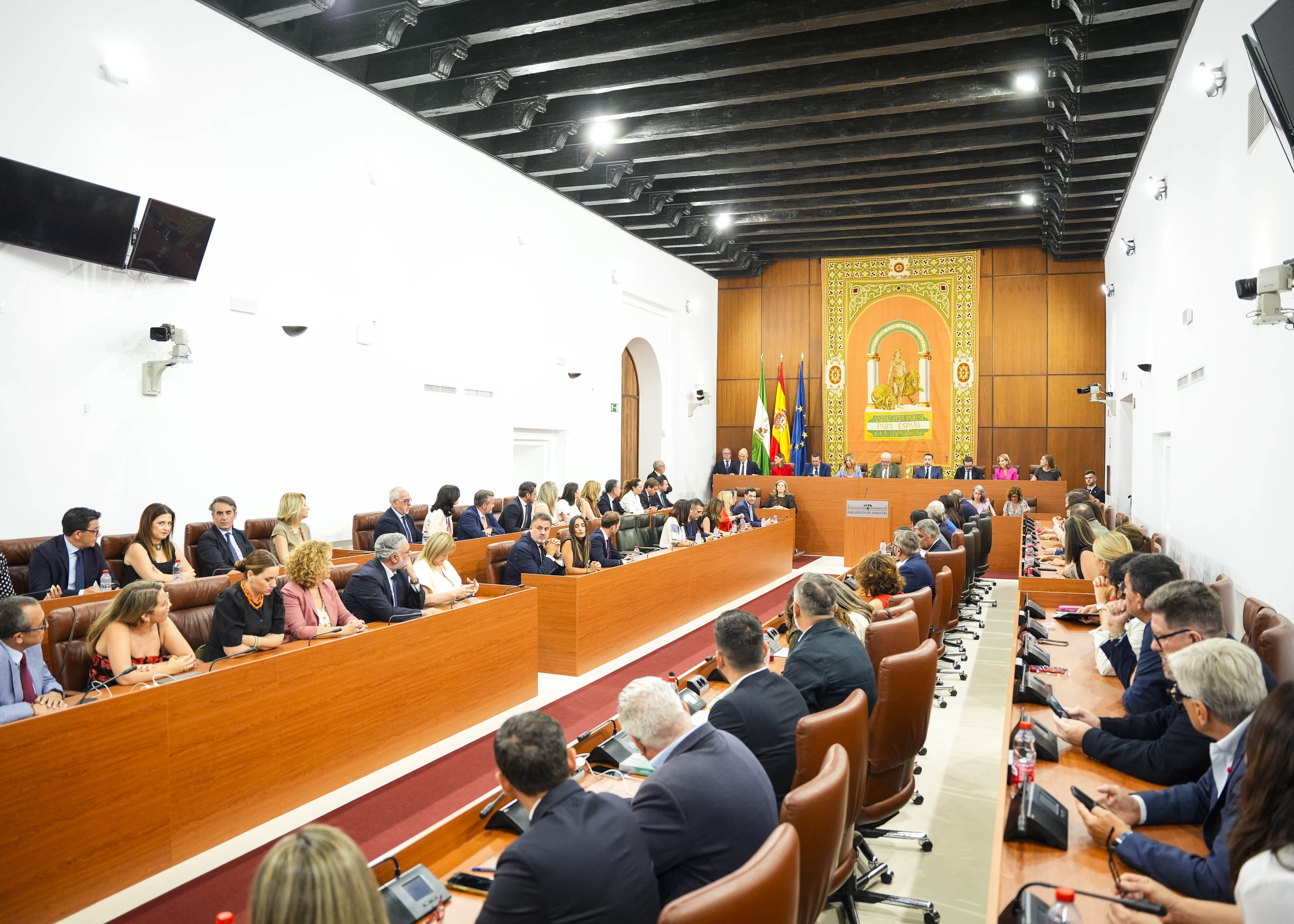 El Pleno del Parlamento de Andaluc�a al inicio de la sesi�n de hoy 