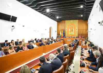 El Pleno del Parlamento de Andaluc�a al inicio de la sesi�n de hoy 