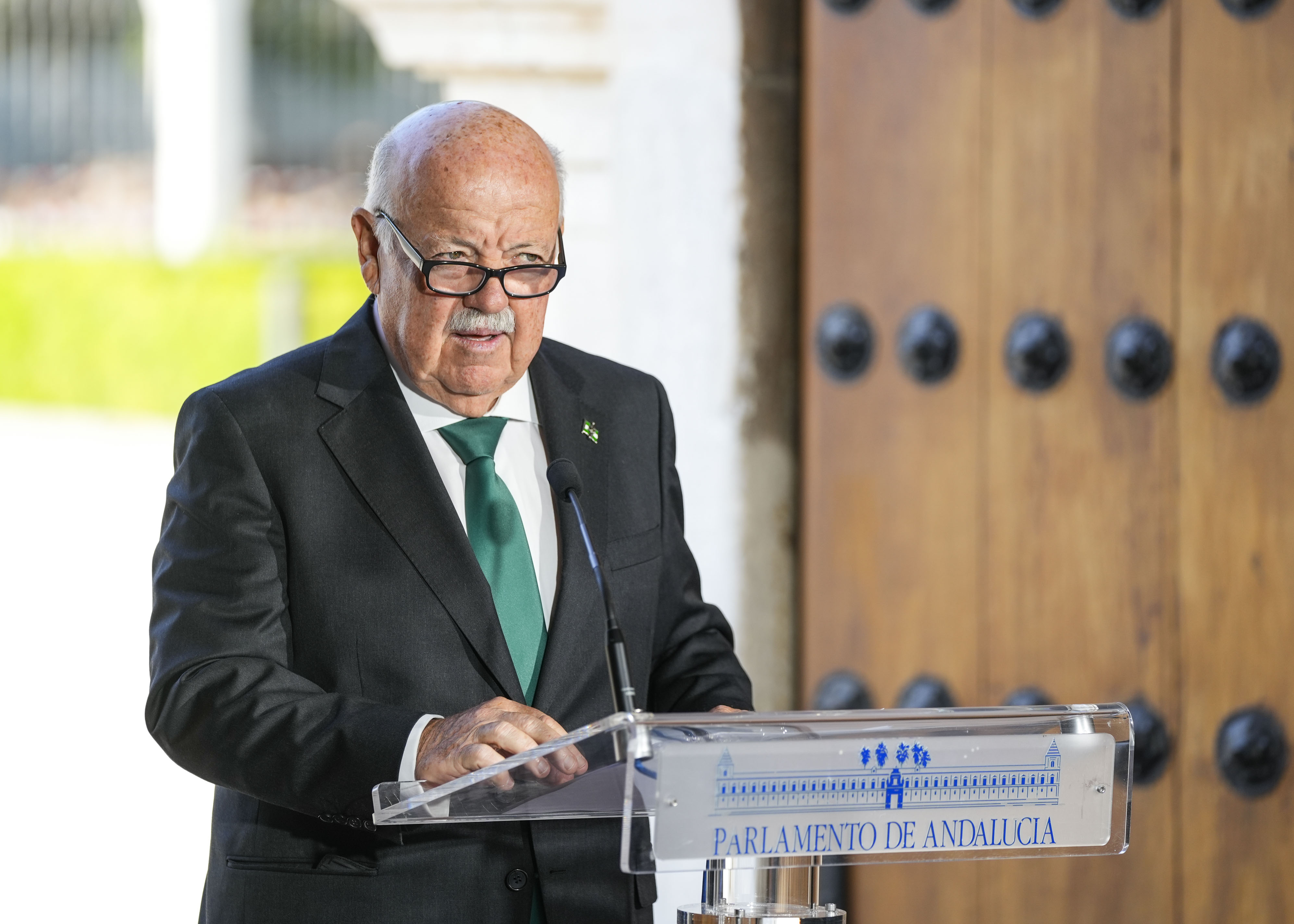 El presidente del Parlamento de Andaluc�a, Jes�s Aguirre, interviene en el acto 